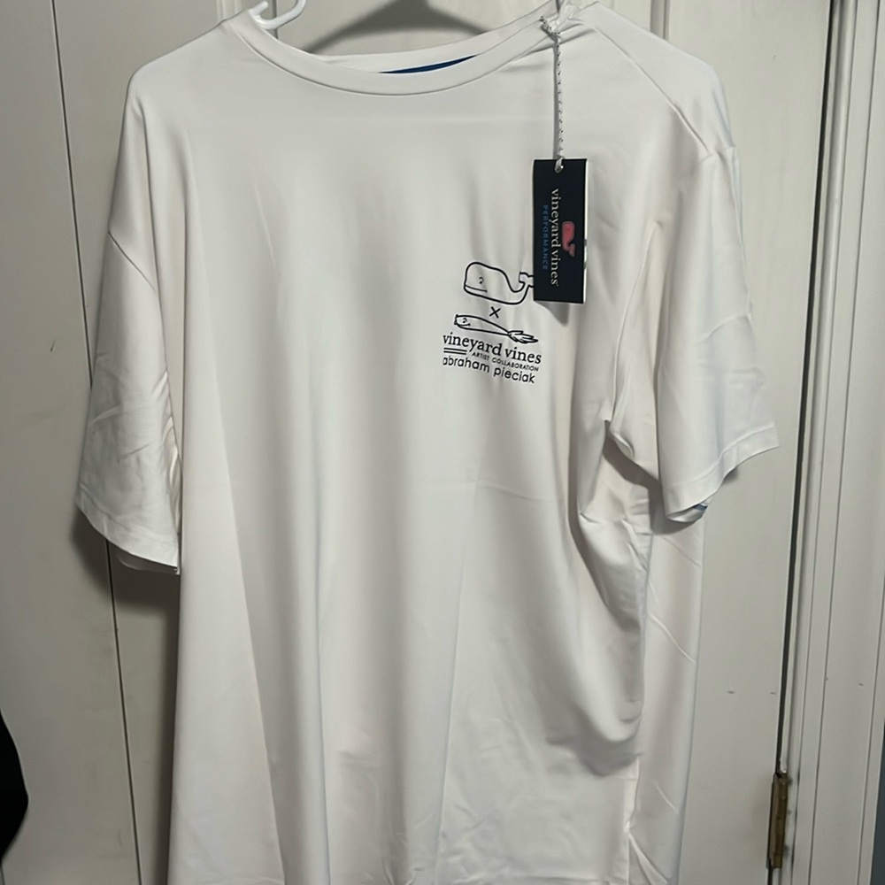 Adult large Performance Fishing Vineyard Vines shirt